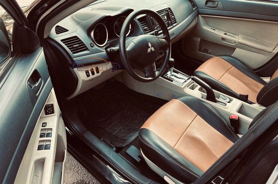 Lancer EX Shark Mitsubishi أسود