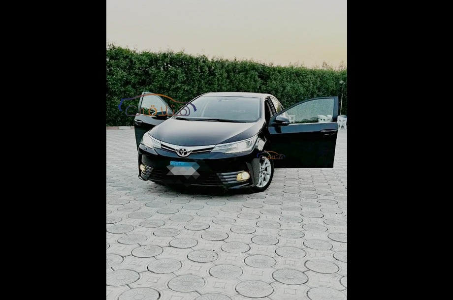 Corolla Toyota أسود