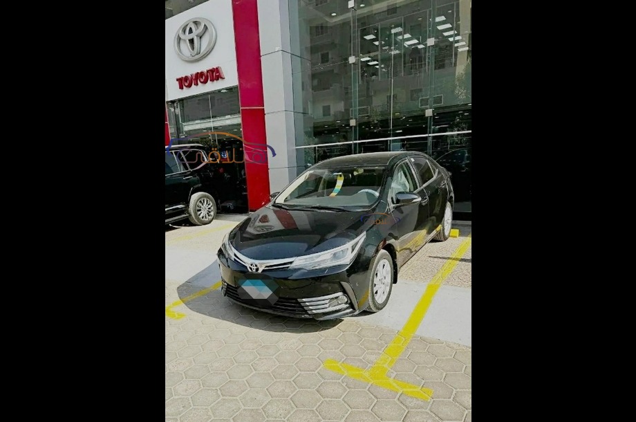 Corolla Toyota أسود