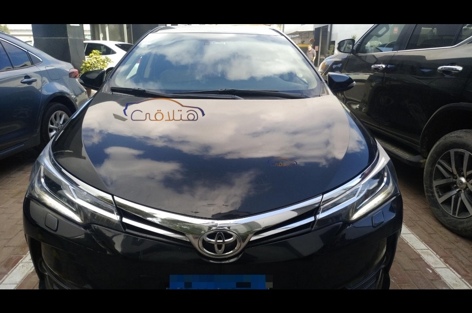 Corolla Toyota أسود