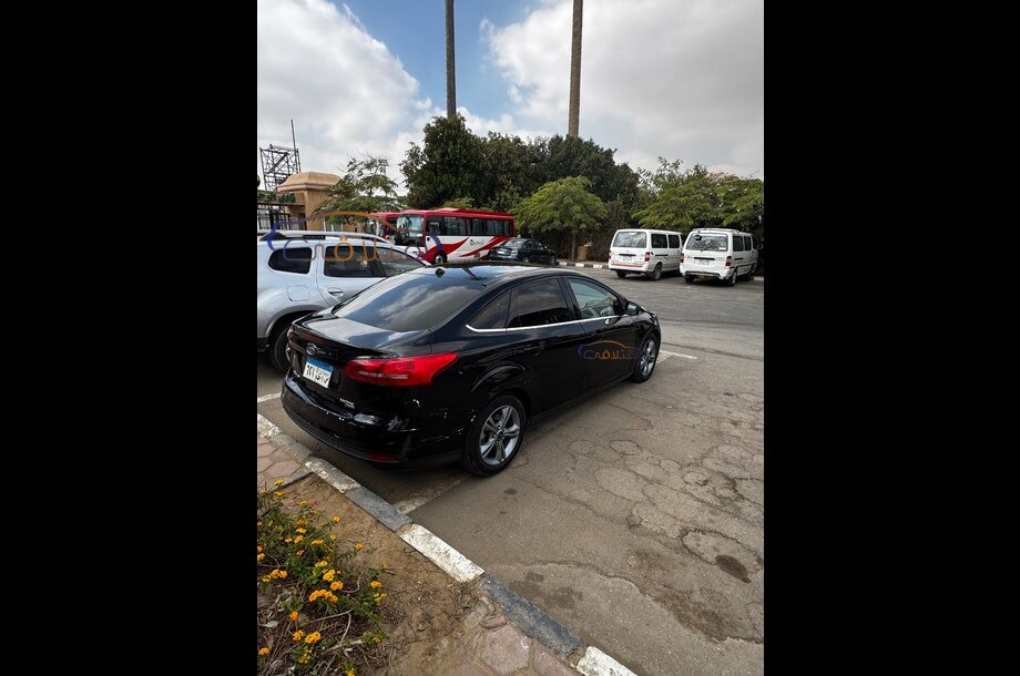 Focus Ford Black