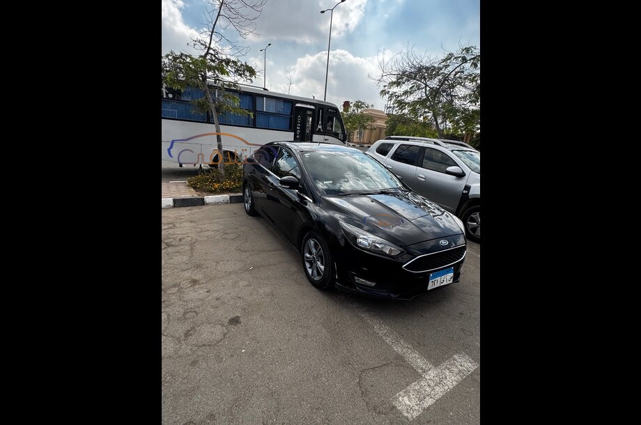 Focus Ford Black