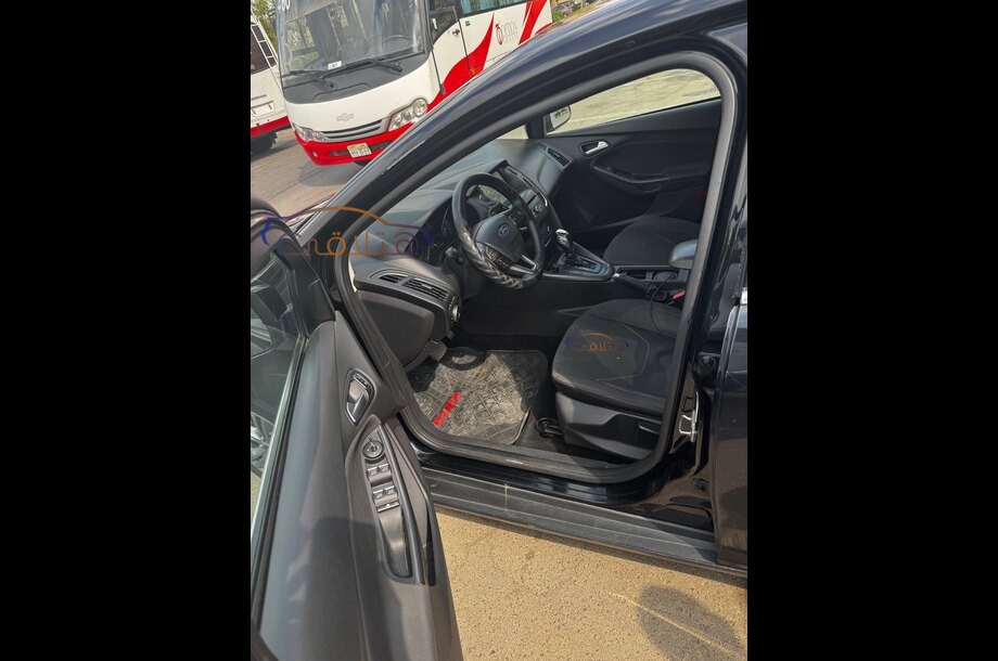 Focus Ford Black