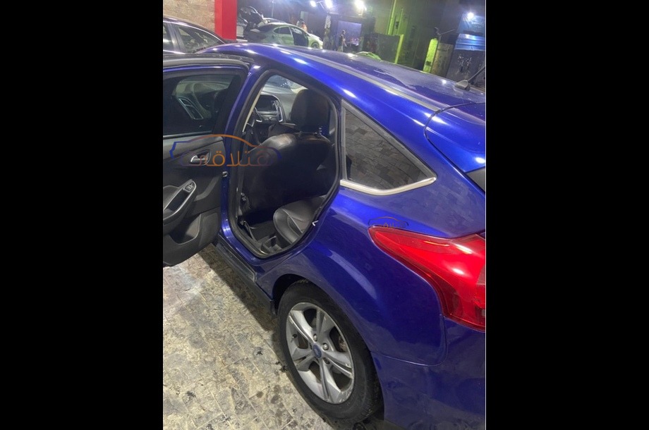 Focus Ford Blue