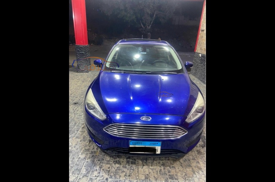 Focus Ford Blue