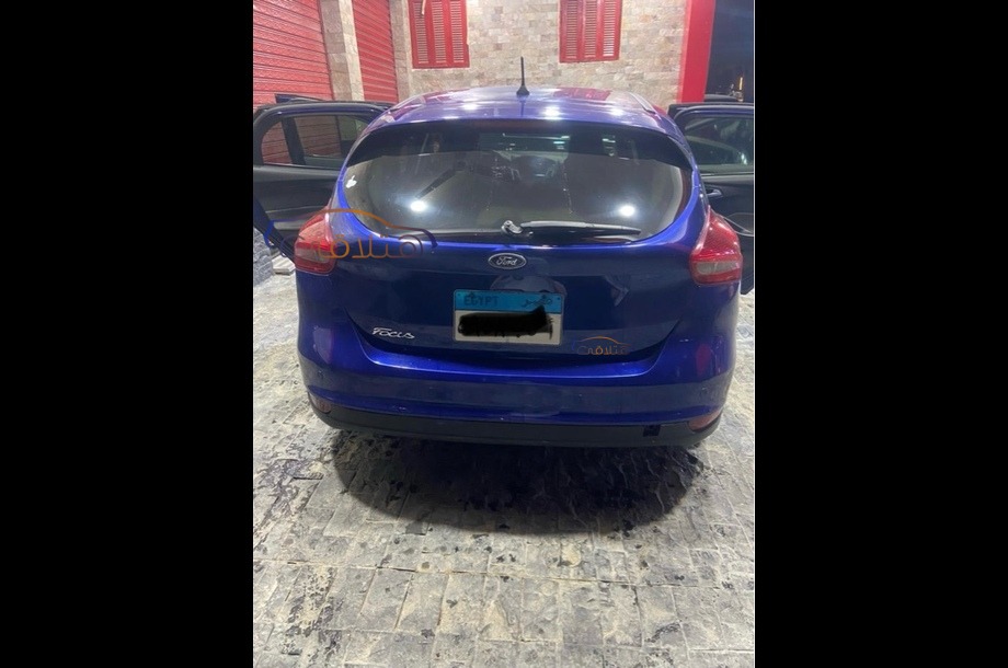 Focus Ford Blue