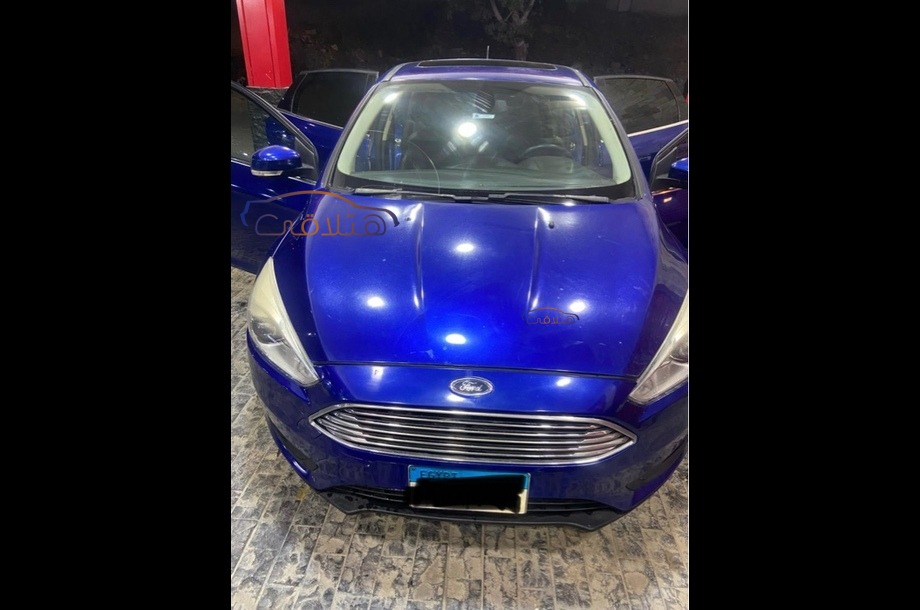 Focus Ford Blue