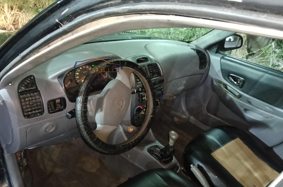 Verna Hyundai أسود