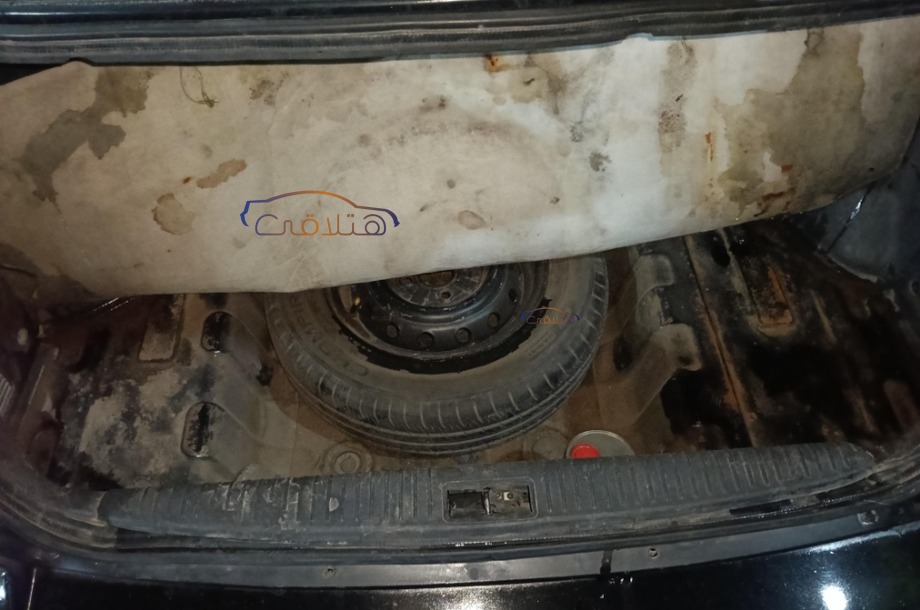 Verna Hyundai أسود