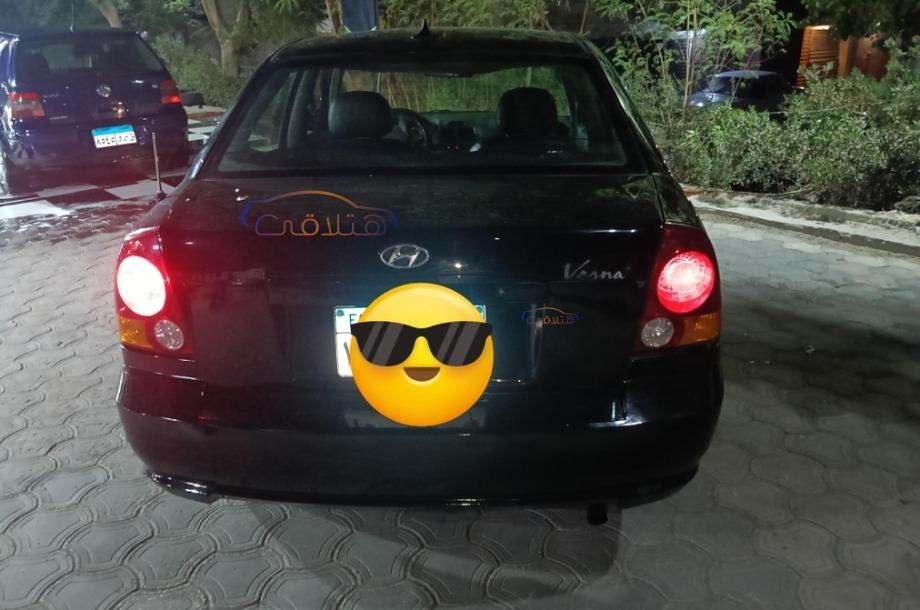 Verna Hyundai أسود