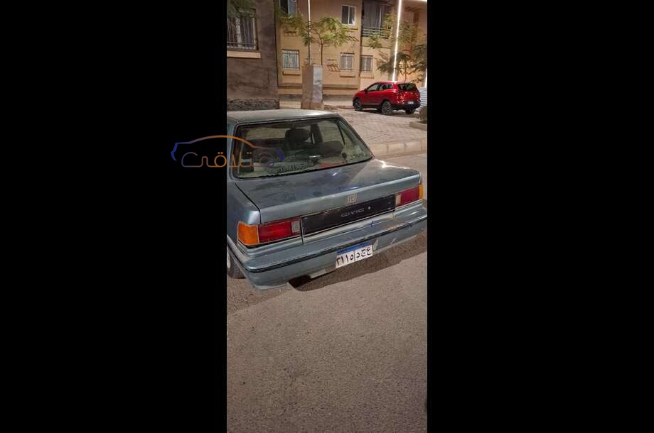 Civic Honda زيتوني