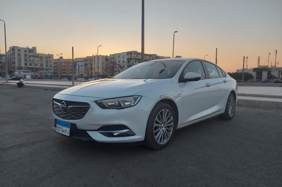 Insignia Opel White