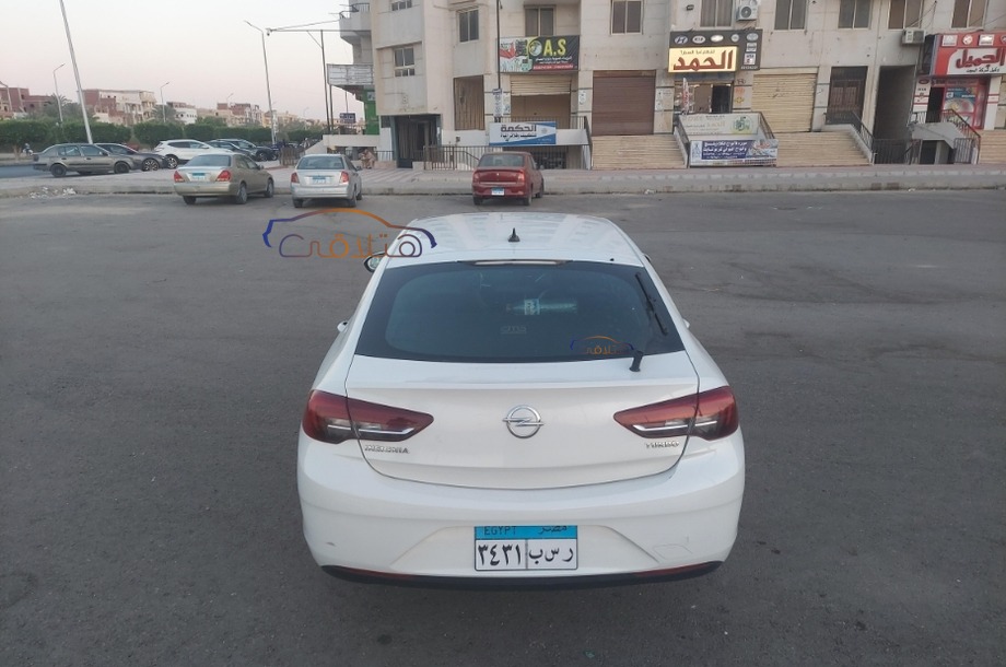 Insignia Opel White