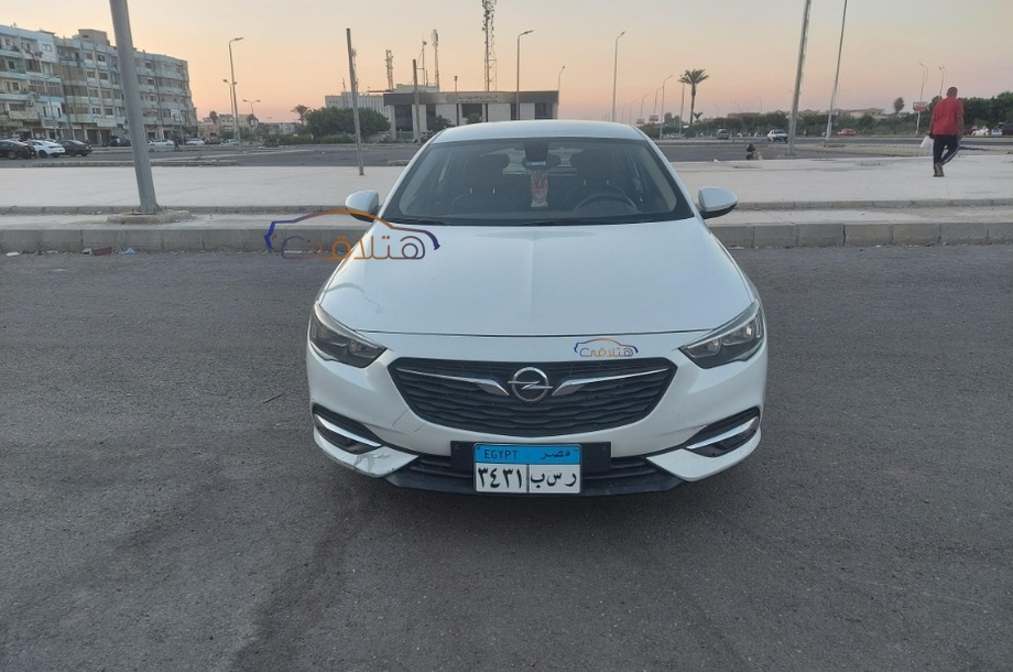 Insignia Opel White