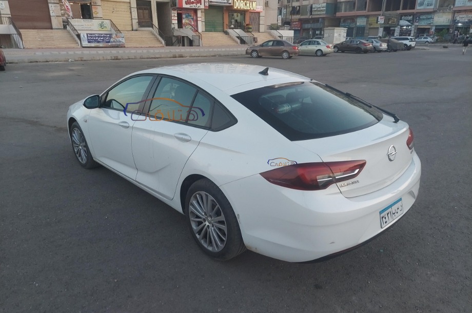 Insignia Opel White