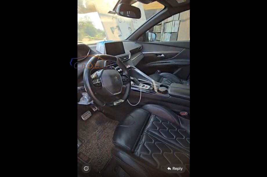 5008 Peugeot فضي