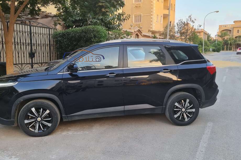 Captiva Chevrolet أسود