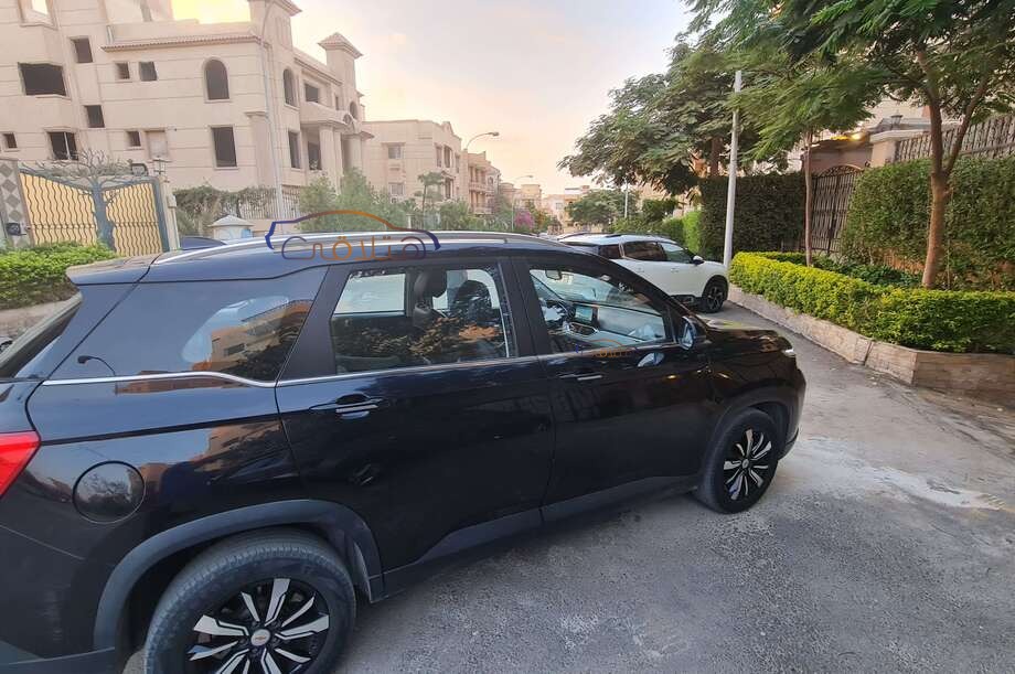 Captiva Chevrolet أسود