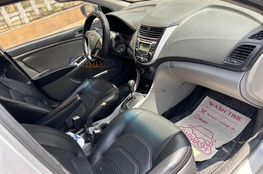 Accent RB Hyundai فضي