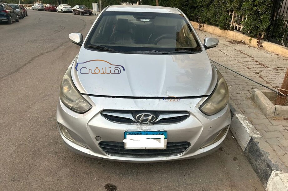 Accent RB Hyundai فضي