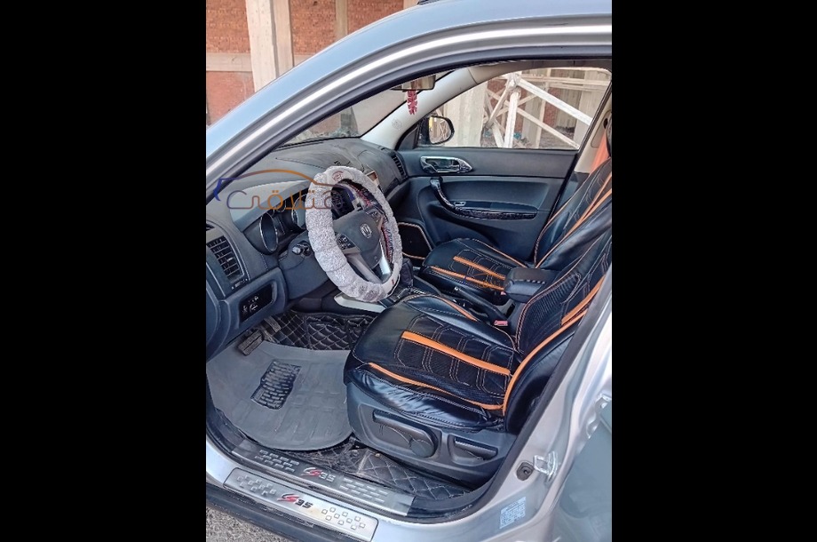 CS 35 Changan رمادي