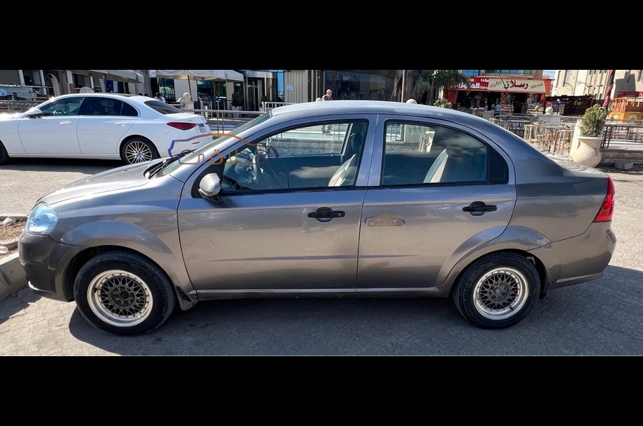 Aveo Chevrolet Dark grey