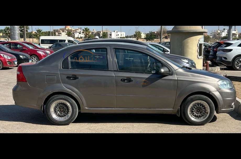 Aveo Chevrolet Dark grey