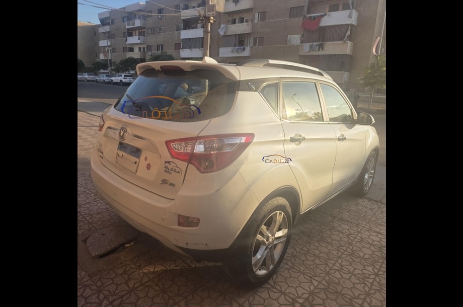 CS 35 Changan أبيض