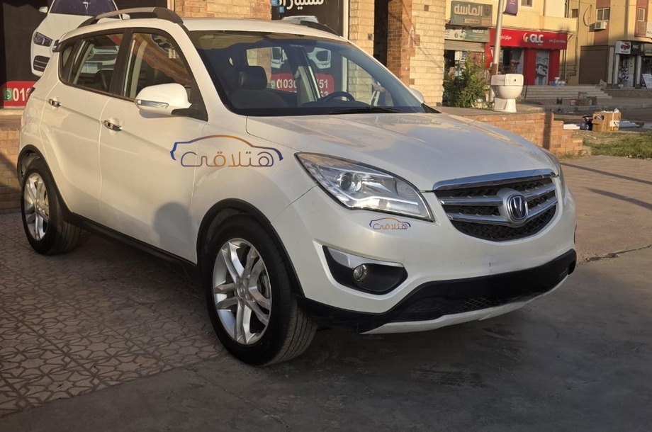 CS 35 Changan أبيض