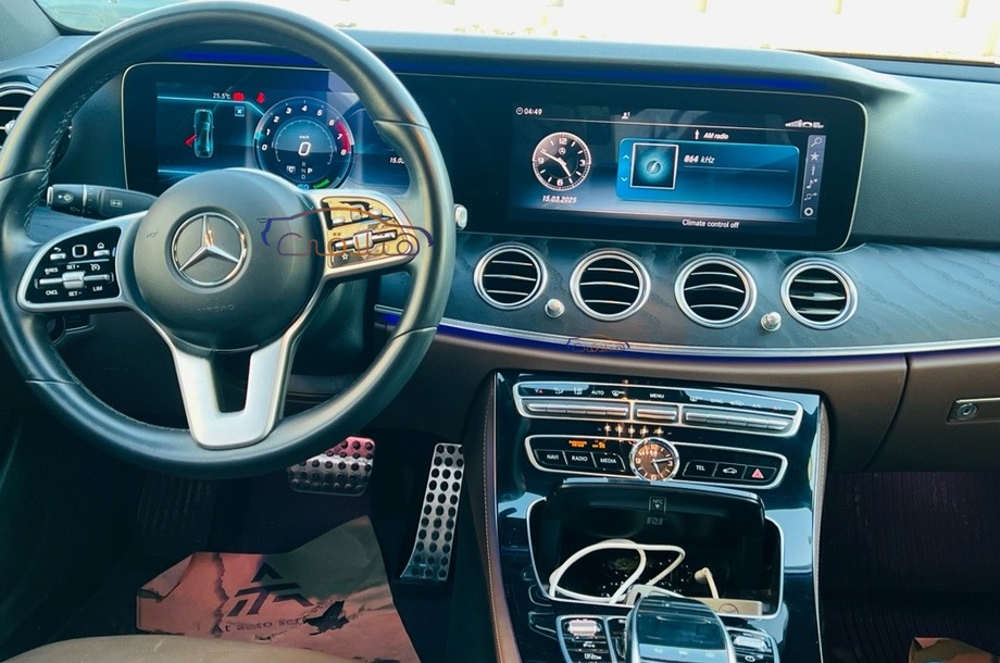 E 200 AMG Mercedes أسود