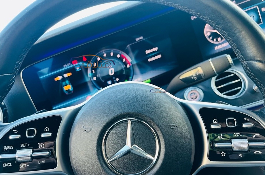 E 200 AMG Mercedes أسود