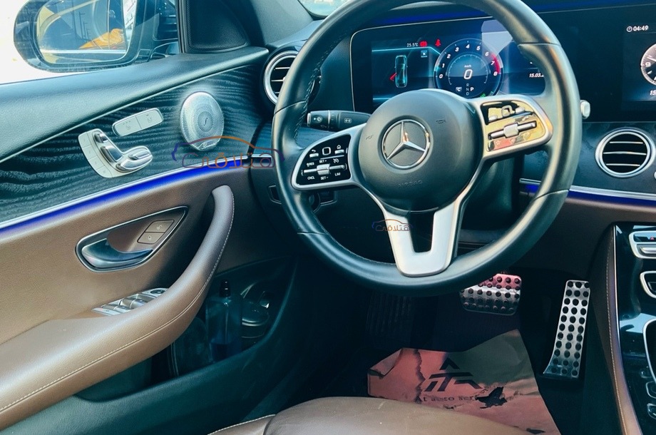 E 200 AMG Mercedes أسود