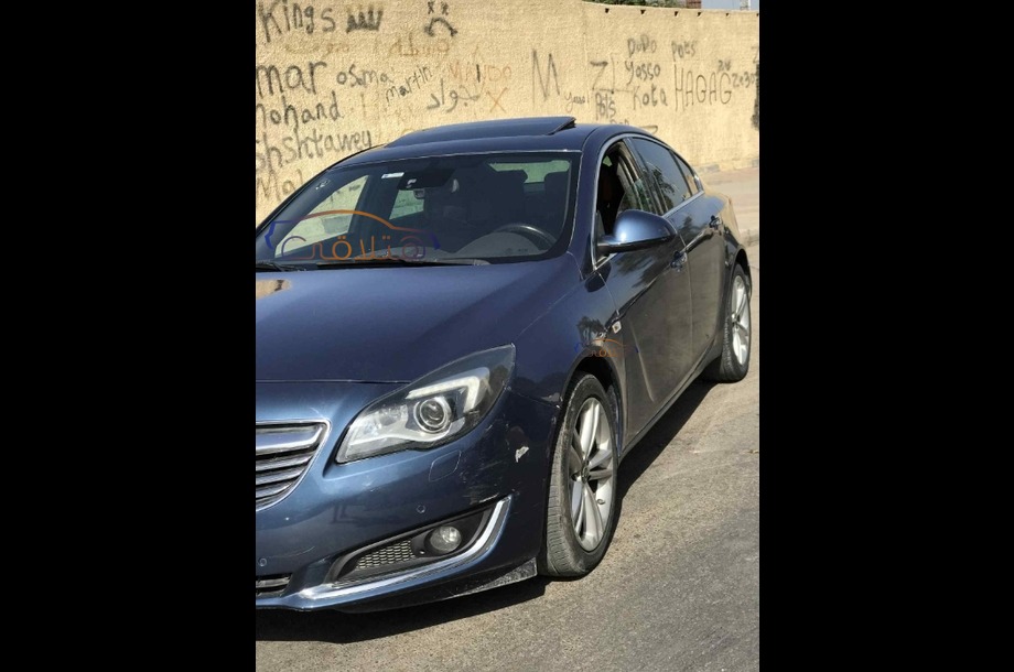 Insignia Opel الأزرق الداكن