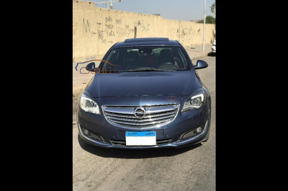 Insignia Opel الأزرق الداكن