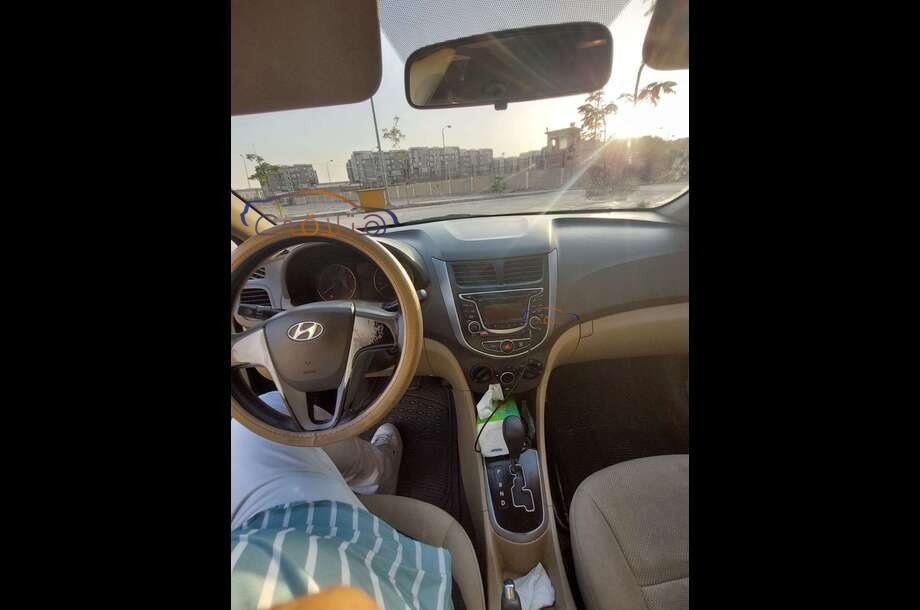 Accent RB Hyundai أسود