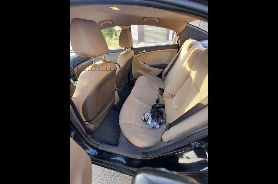 Accent RB Hyundai أسود