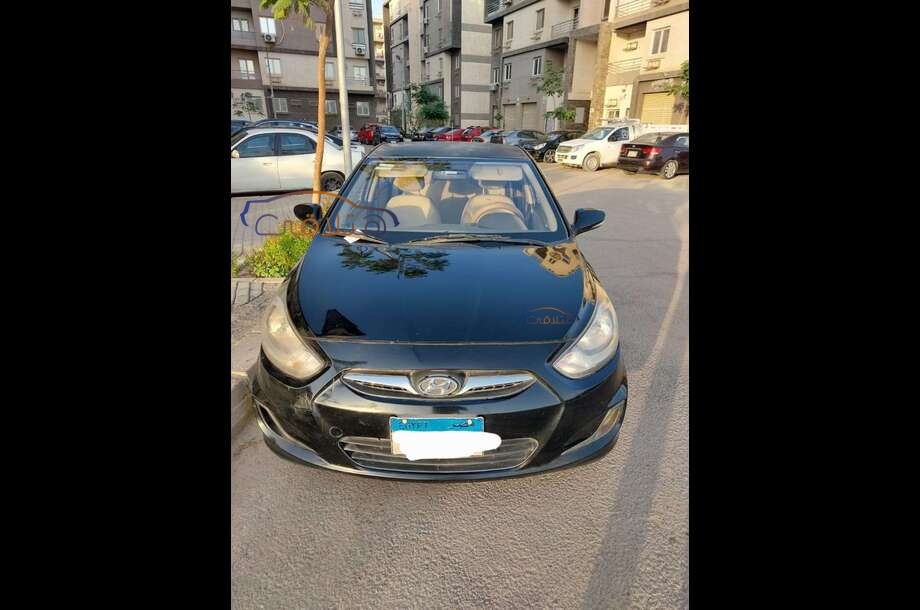 Accent RB Hyundai أسود