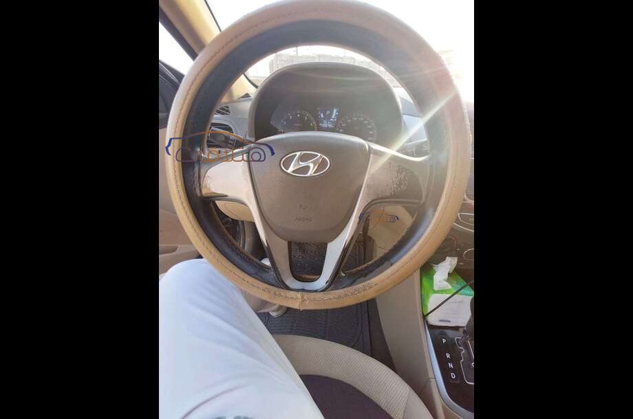 Accent RB Hyundai أسود