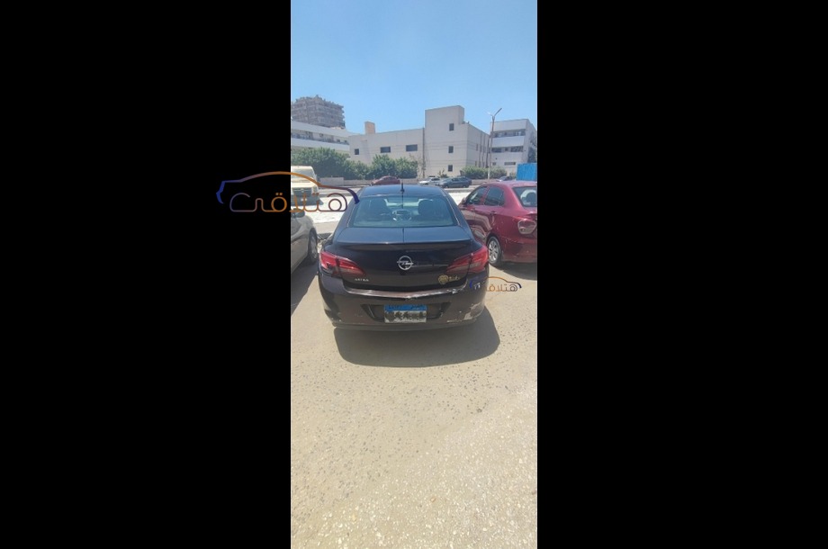 Astra Opel بني