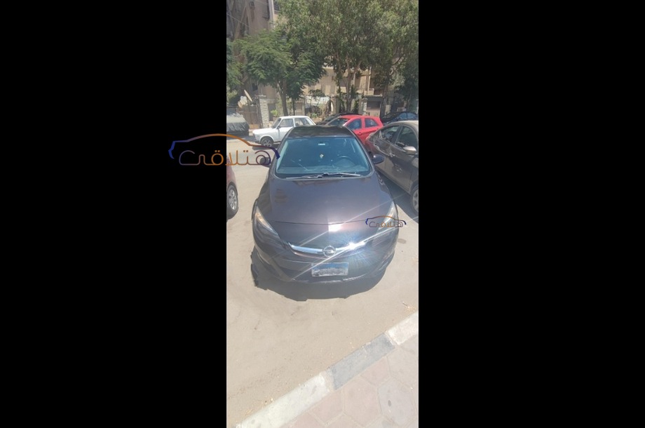 Astra Opel بني