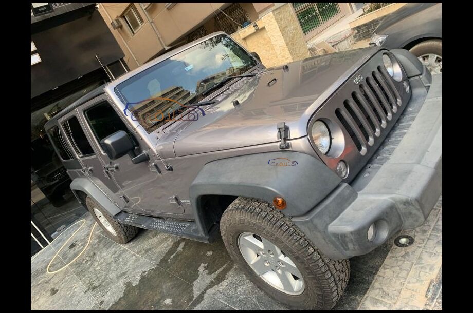 Wrangler Jeep رمادي