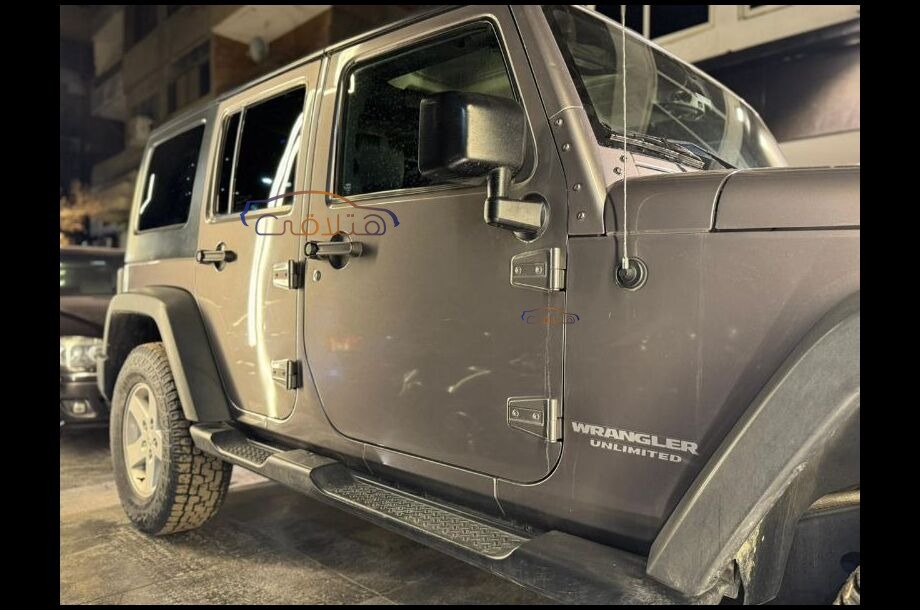 Wrangler Jeep رمادي