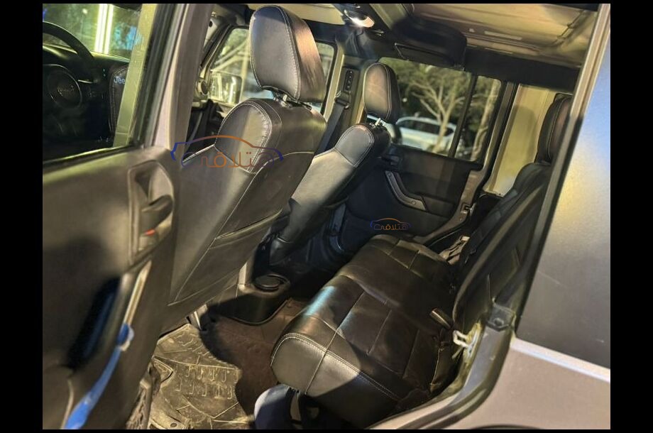 Wrangler Jeep رمادي