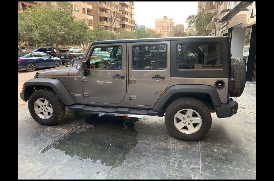 Wrangler Jeep رمادي