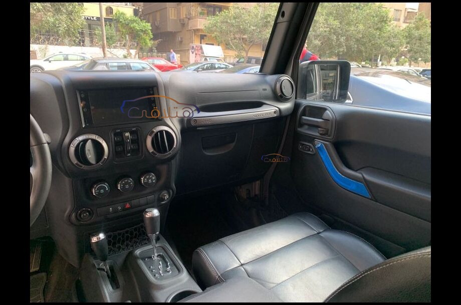 Wrangler Jeep رمادي