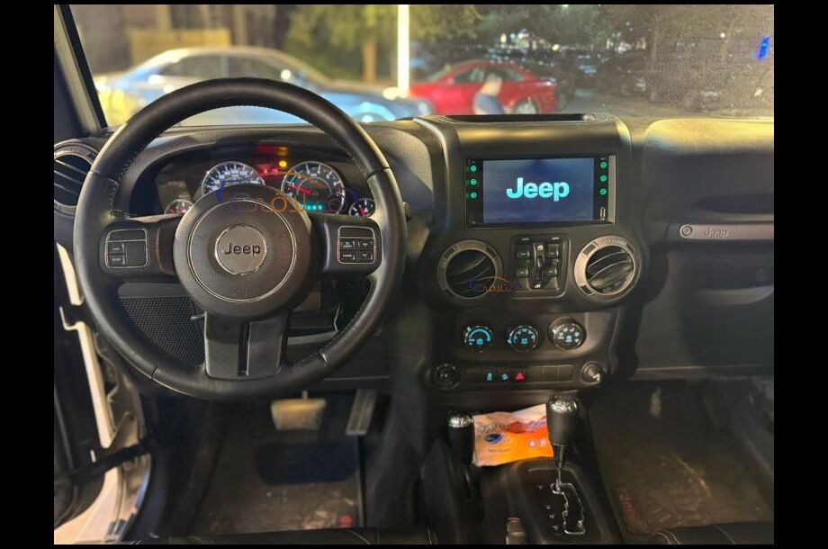 Wrangler Jeep رمادي