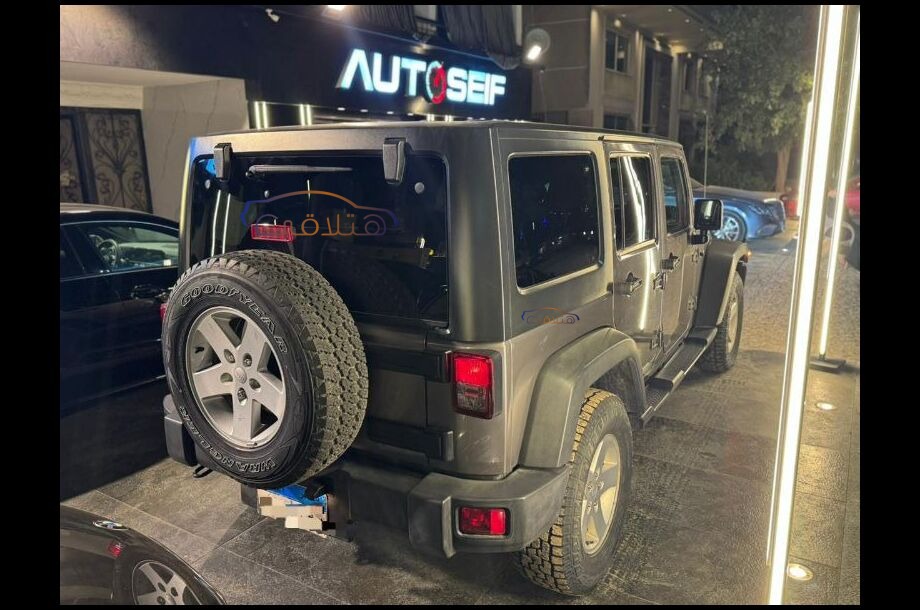 Wrangler Jeep رمادي