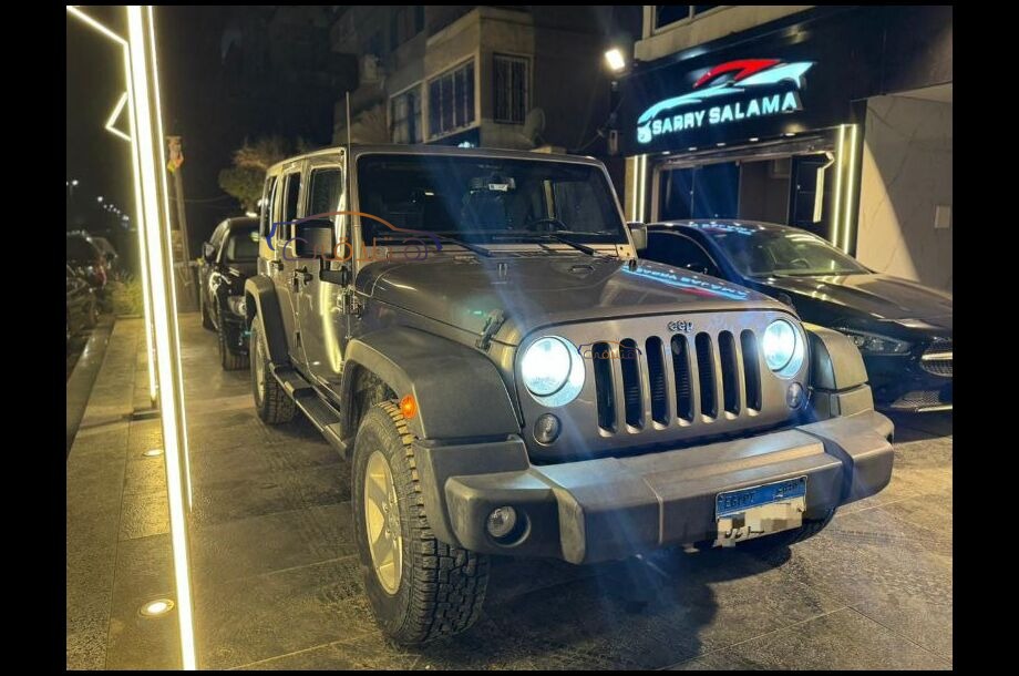 Wrangler Jeep رمادي
