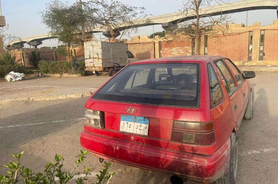 Excel Hyundai احمر