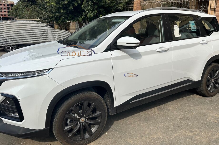 Captiva Chevrolet أبيض